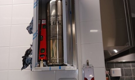 Installation Extincteur 9 litres  ABF  automatique  pour hotte cuisine 